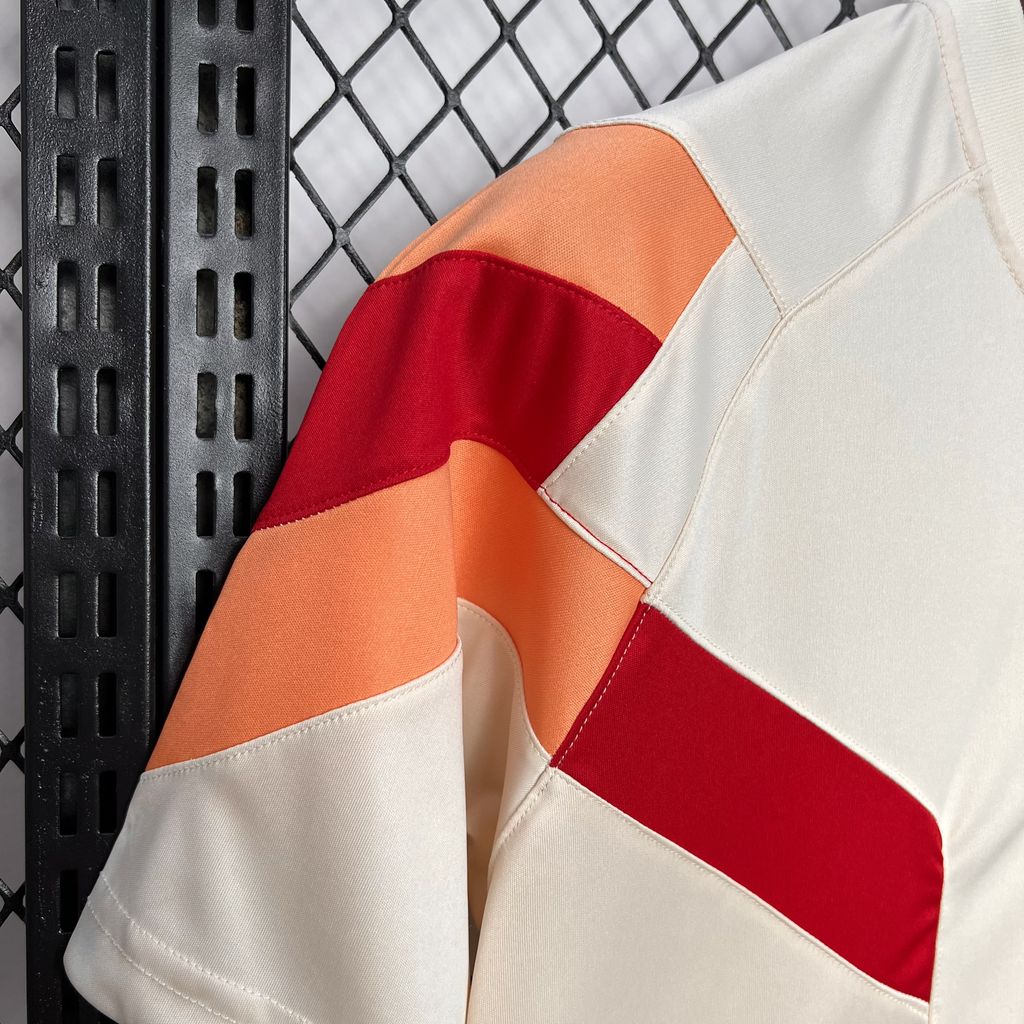 Maillot Lyon concept 2024-25