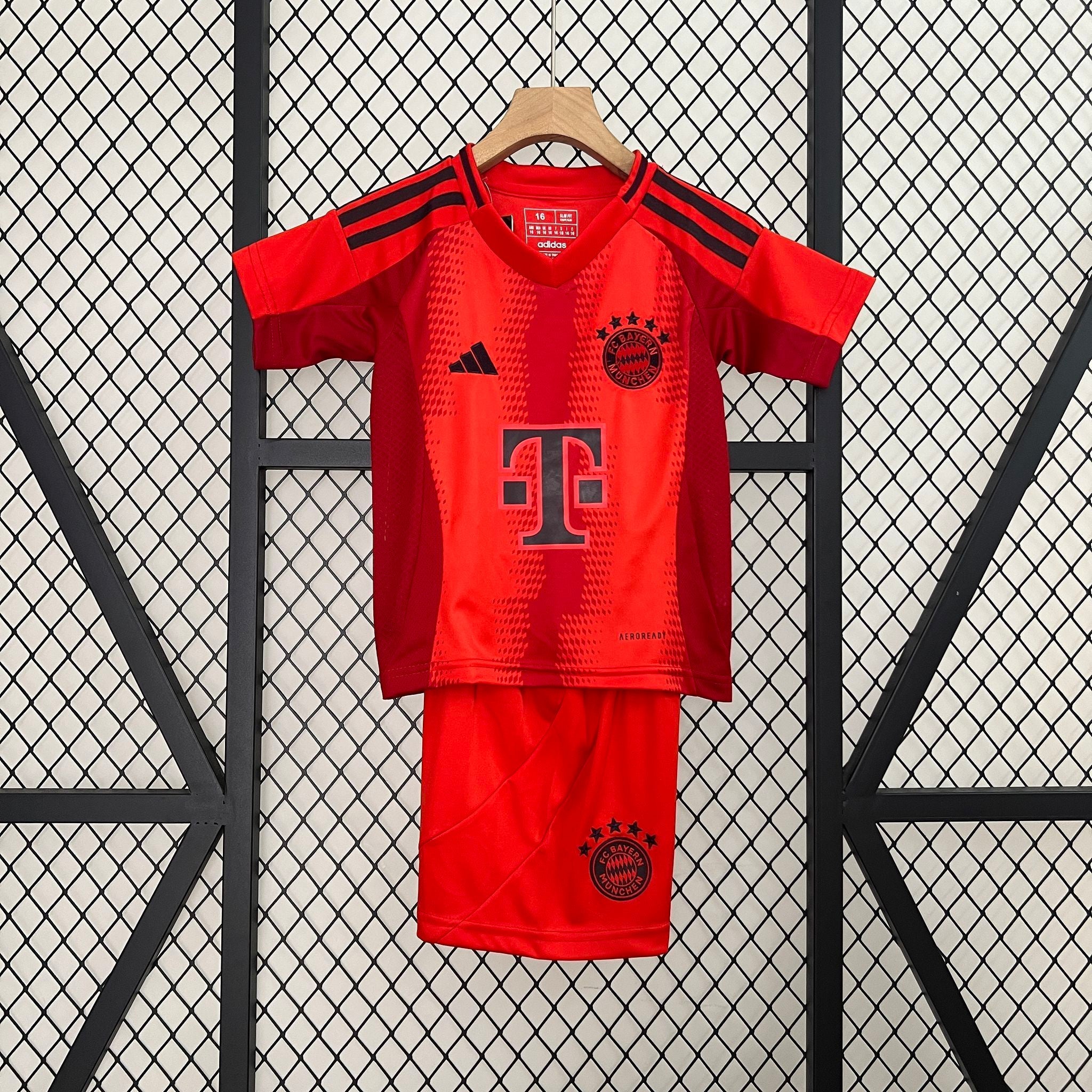 Kit Enfant Bayern Munich 2024-25