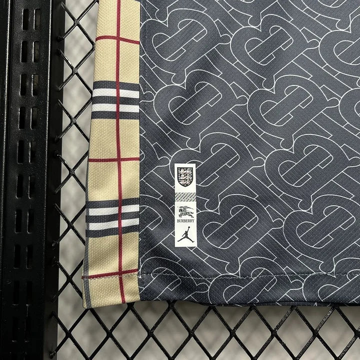 Maillot Angleterre foot concept Burberry 2024 2025