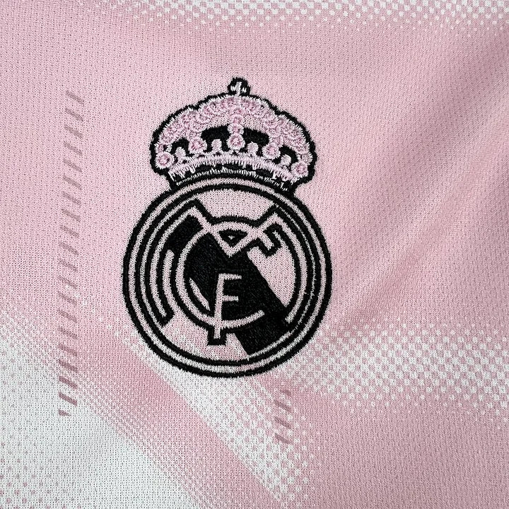 Maillot Réal Madrid concept 2025