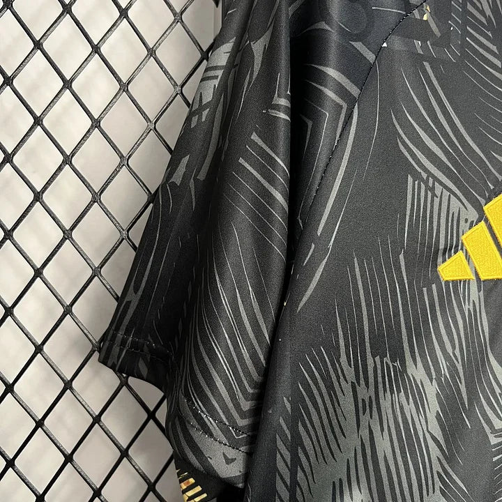 Maillot Real Madrid foot concept 2024 2025