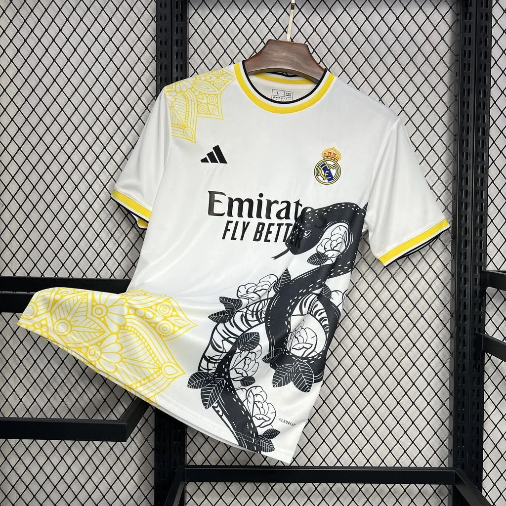Maillot Real Madrid foot concept 2024 2025