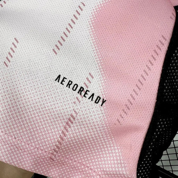 PACK | Maillot Real Madrid Edtion Spécial Rose 24/25 + PREDATOR ACCURACY+ ELITE FG-13